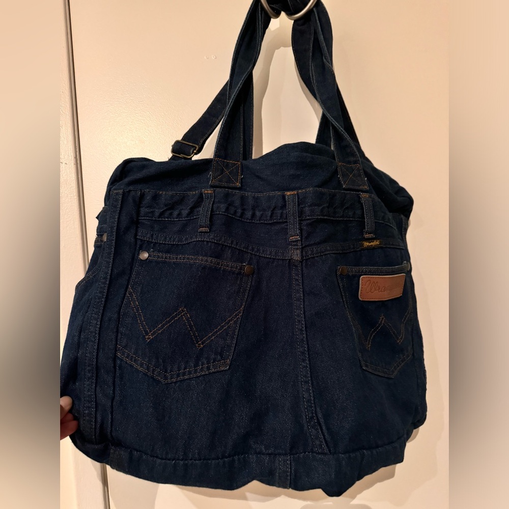 Authentic Wrangler bag ( with crossbody strap) with free bag